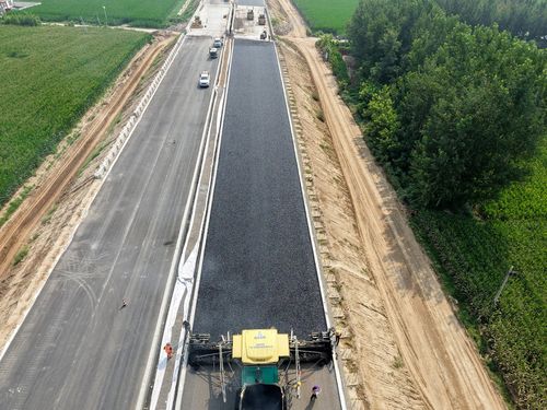 德州兩條高速公路建設(shè)取得新進展，公路與路面工程穩(wěn)步推進